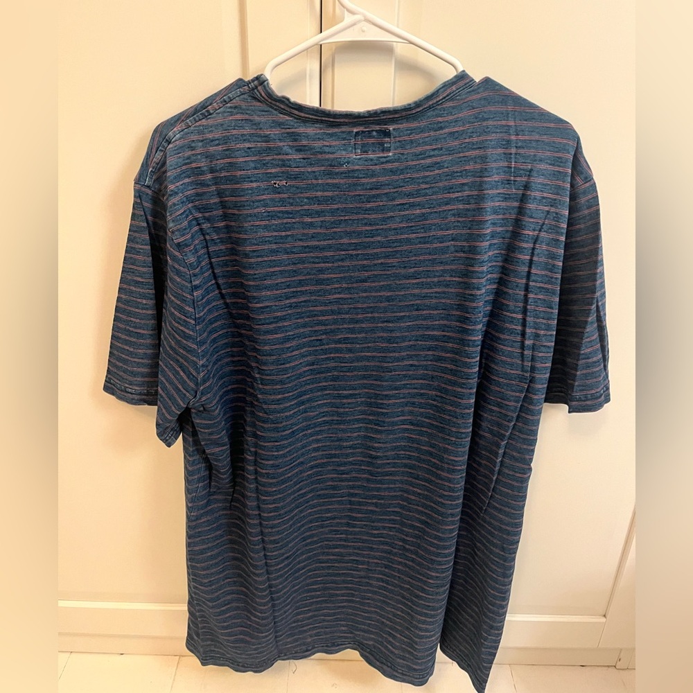 FAHERTY Men’s XL Shortsleeve T Shirt blue and red stripes